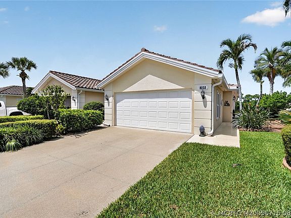 3rd image of 8232 SE Paurotis Ln