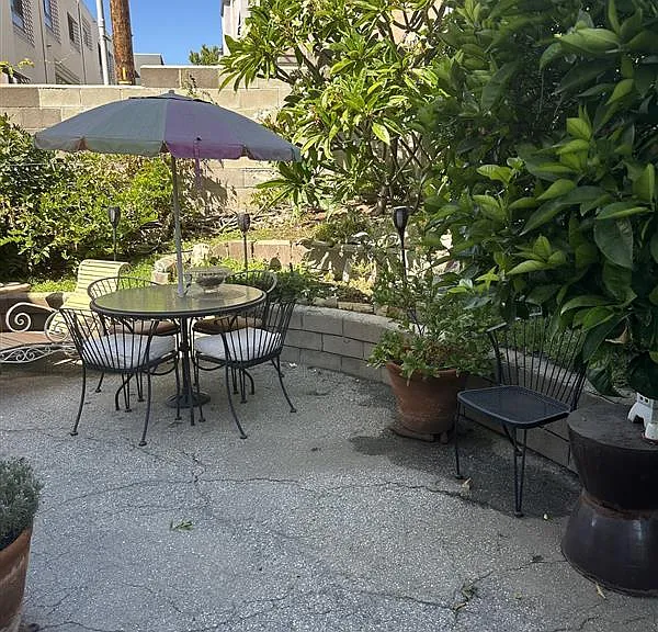 2831 Rowena Ave #3/4 — Photo 16