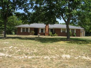 912 Spivey Rd, Grapeland, TX 75844