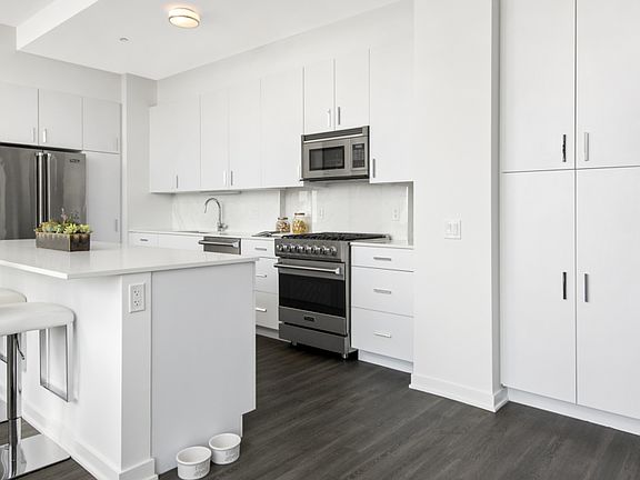 5th image of 1207 N Lasalle St #807