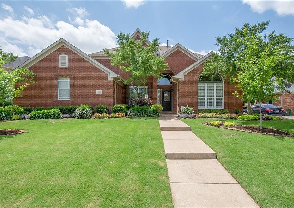 1st image of 2901 Meadow Green Dr