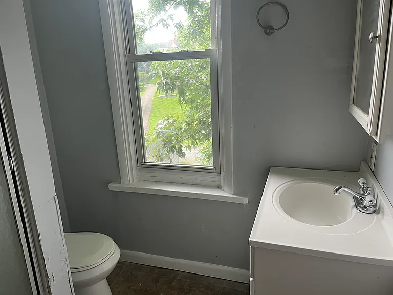 125 North Ave #6 — Photo 5