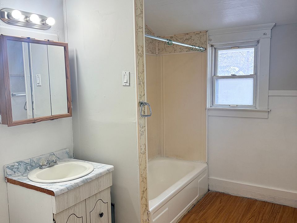 2nd image of 101 Linwood Ave