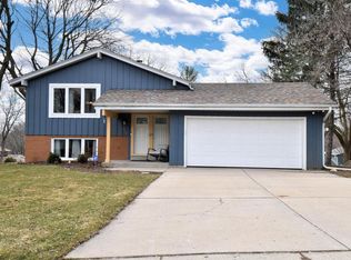408 Rawlins Dr, Waukesha, WI 53188