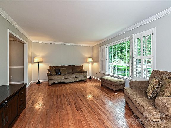 5th image of 6727 Dulverton Dr
