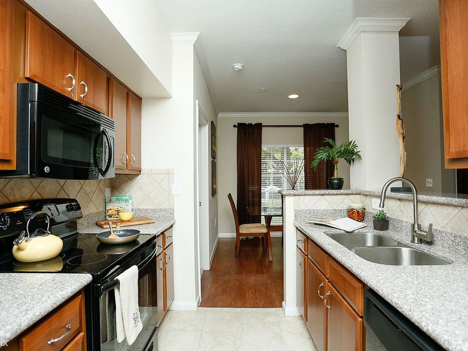 midtown-arbor-place-houston-tx-kitchen