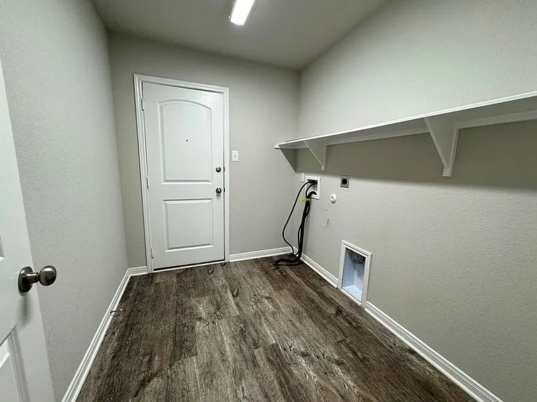 1908 Delano Dr — Photo 27
