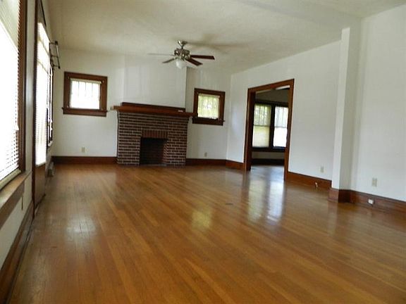 2nd image of 1218 Carlisle Ave