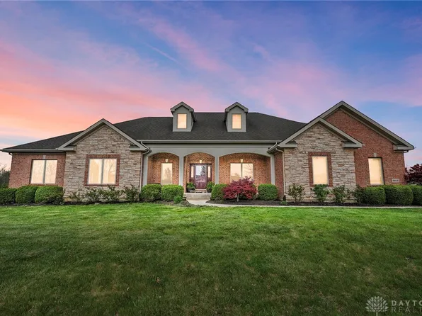 8618 Stockholm Ct, Waynesville, OH 45068