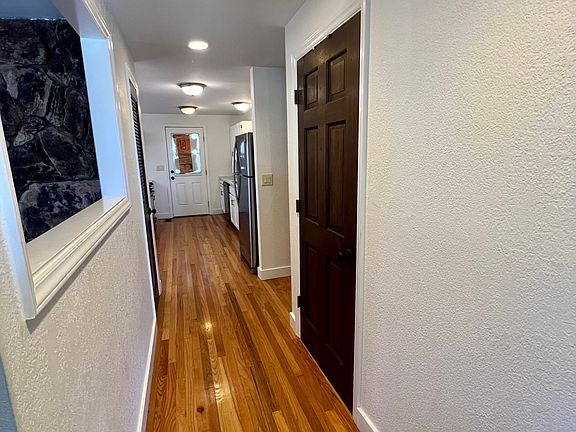3rd image of 2570 Aztec Ave