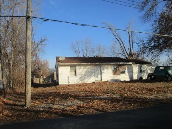 204 W 9th St, Salisbury, MO 65281