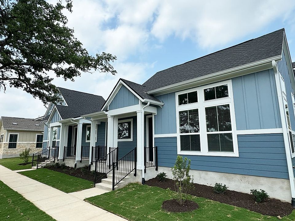 2nd image of 125 Stewart Dr #101