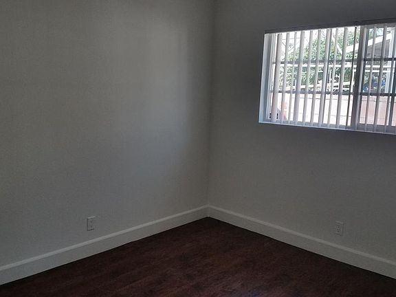 4th image of 3106 Gleason Ave