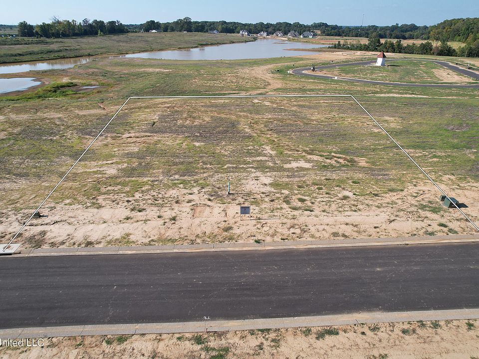 2nd image of 879 Red Cedar Loop #23