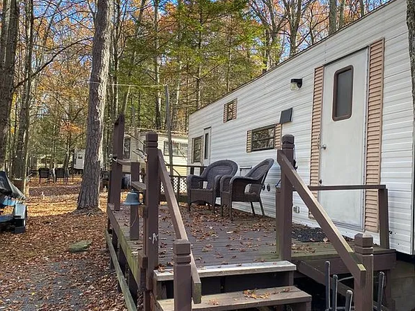 101 Opossum Ln, Shohola, PA 18458