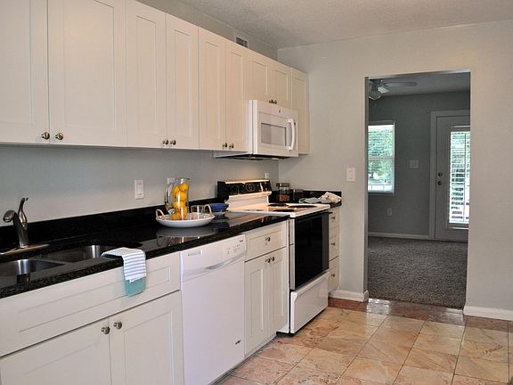 3rd image of 632 Delaney Ave #C