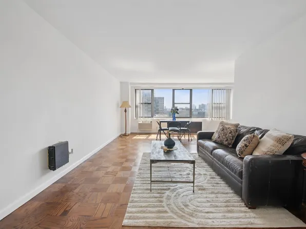 10 Huron Avenue image 6 of 38