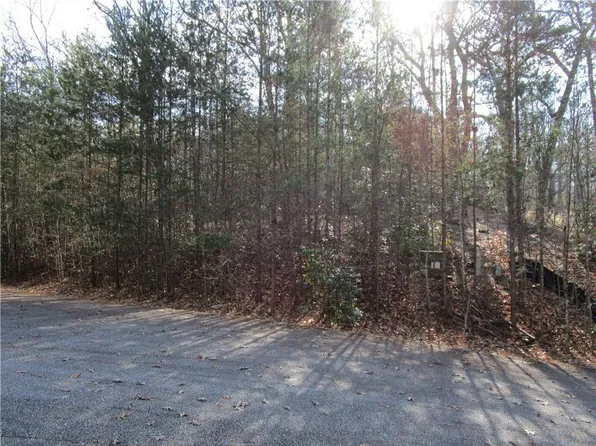 136 Lakeview Way #4, Baldwin, GA 30511