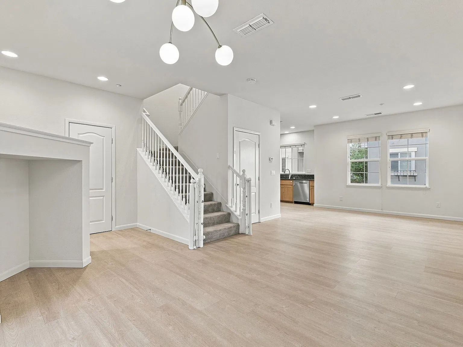 3 bed, 1554 sqft, $5,500 — Photo 3