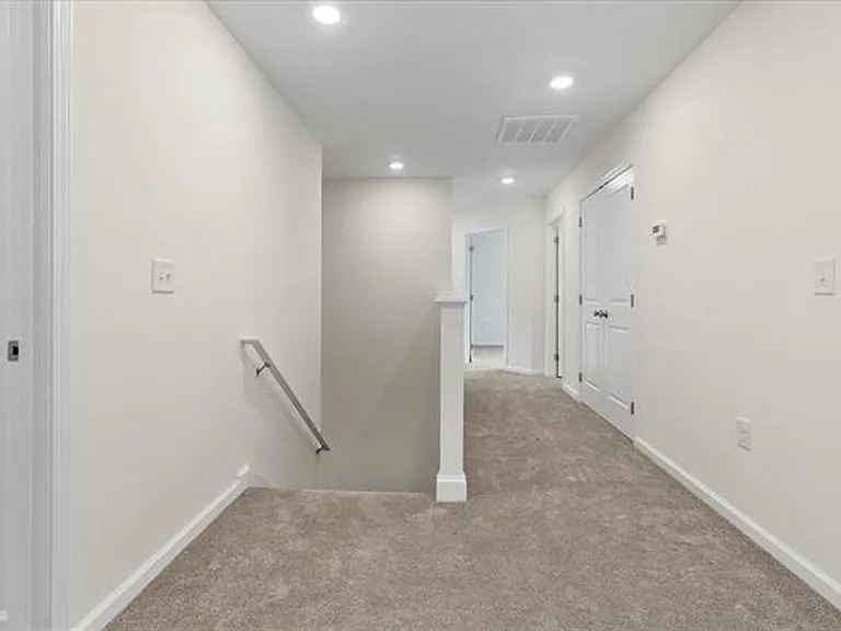 1431 Walnut Ridge Rd — Photo 13