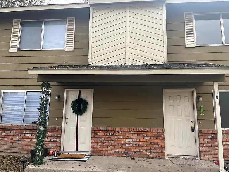 203 E Bird Ave #B — Photo 1