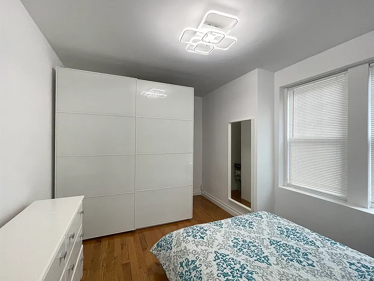 64 Queensberry St #222 — Photo 9