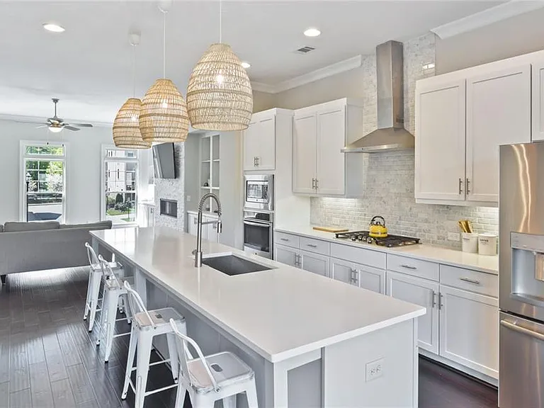 712 Alden Dr — Photo 11