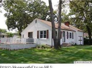 31 Oak St, Beachwood, NJ 08722