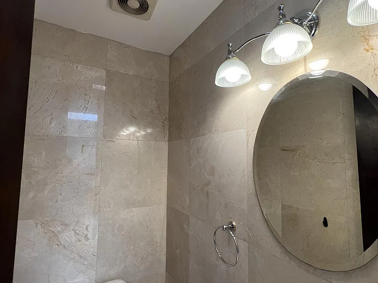 1/2 bathroom