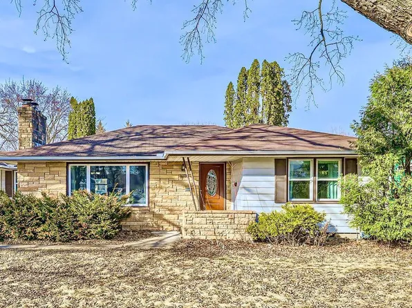 1691 Rose Ave E, Saint Paul, MN 55106