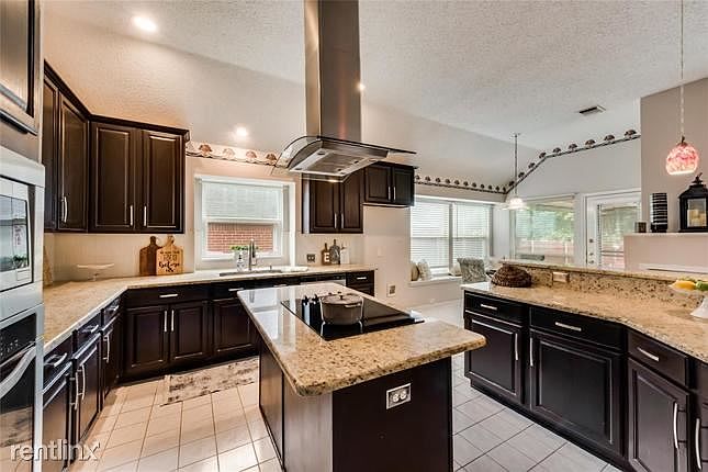 1st image of 6905R Mesa Dr