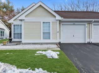 289 Glen Dr, Ridge, NY 11961