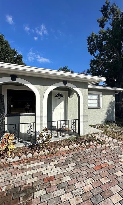 1st image of 2505 N Glen Ave