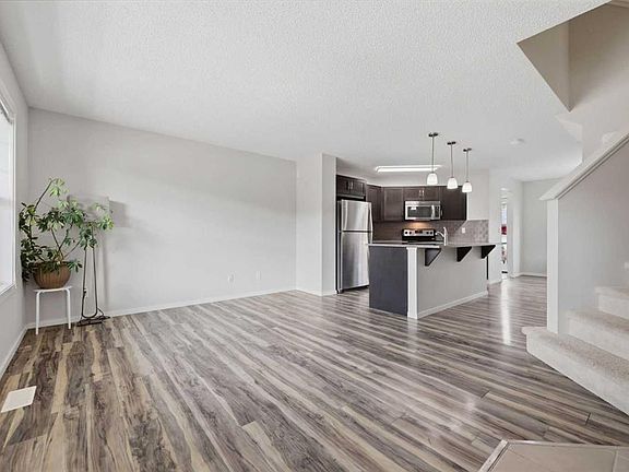 3rd image of 93 S Sunvalley Rd