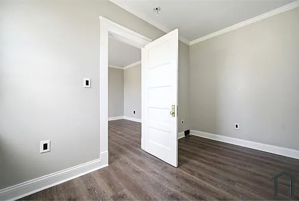1153 E 74th St #1 — Photo 10