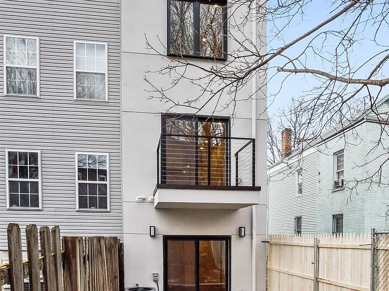 300 Halladay St #1 — Photo 8
