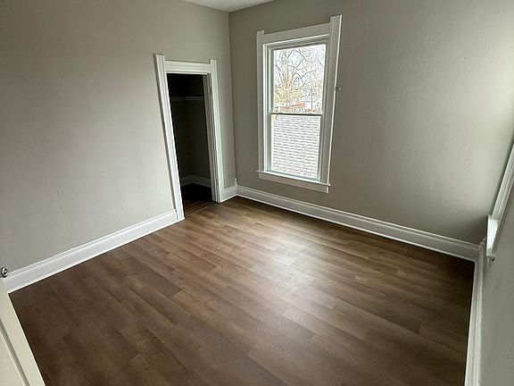 2nd image of 246 Jervis St #17857491
