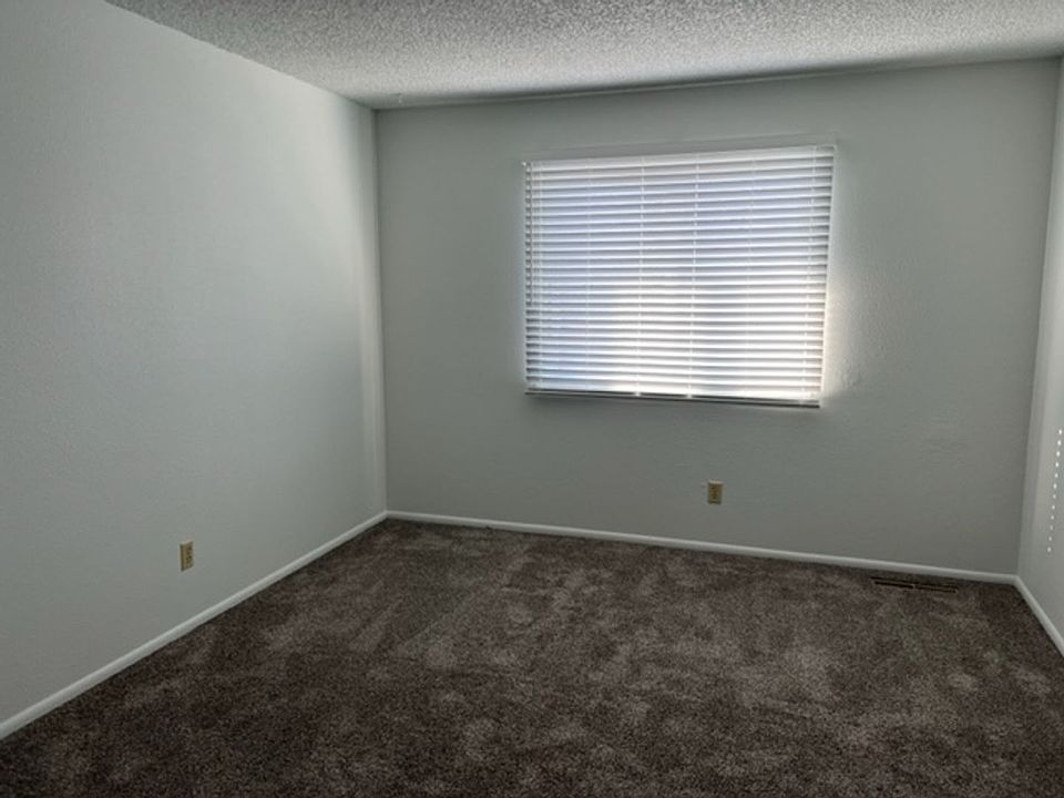 1st image of 2356 Dixon Ave #3