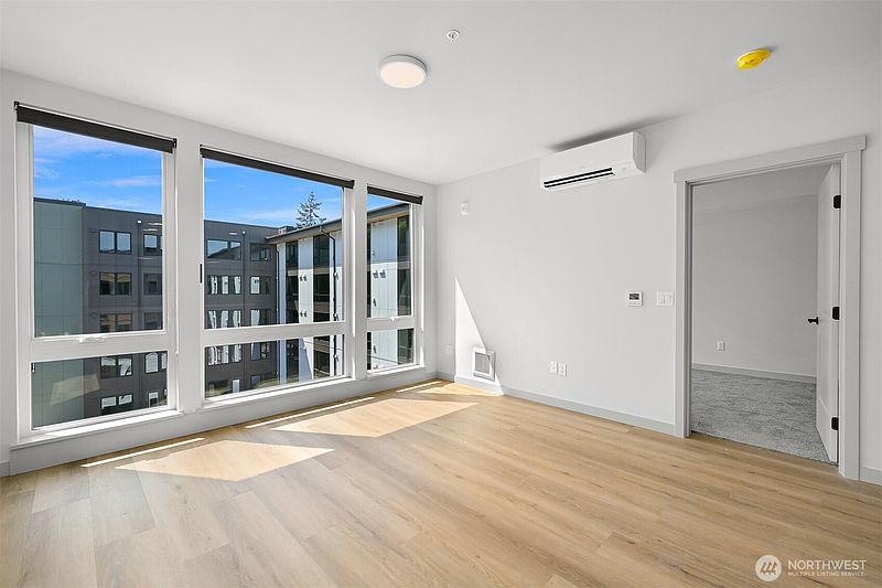 4th image of 820 N State Street #521