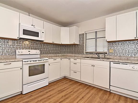 4th image of 44 N Glenwood Ave
