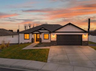 800 Vineyard St, Grandview, WA 98930