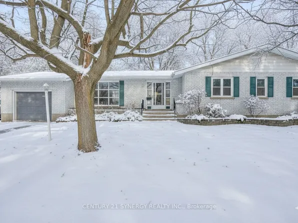 55 Drummond St W, Perth, ON K7H 2J9