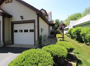 4C Edinburgh Dr, Monroe Township, NJ 08831