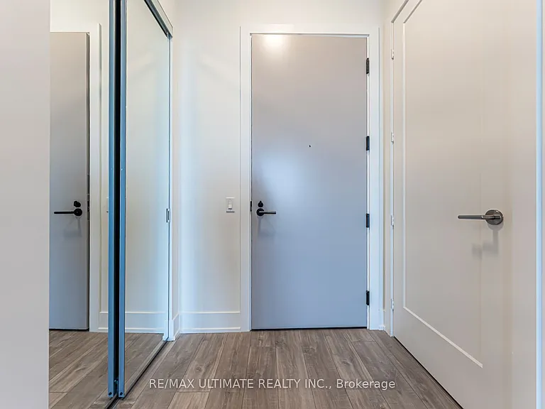 858 Dupont St #Penthouse 16 — Photo 6
