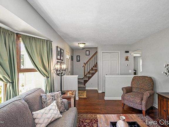 5th image of 1913 Camille Dr SE