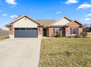 4000 Cotton Wood Dr, Columbia, MO 65202