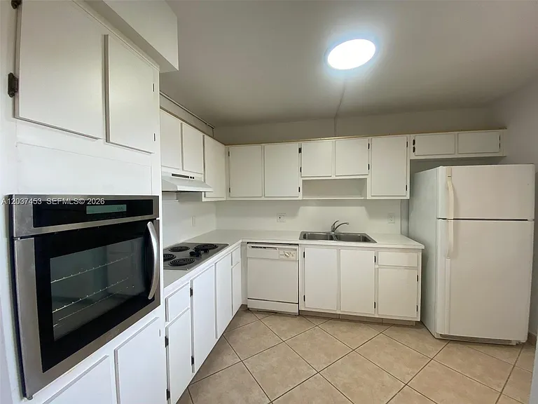369 Lakeview Dr #204 — Photo 10