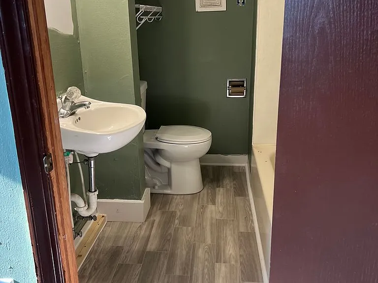 376 Rockport Rd — Photo 12