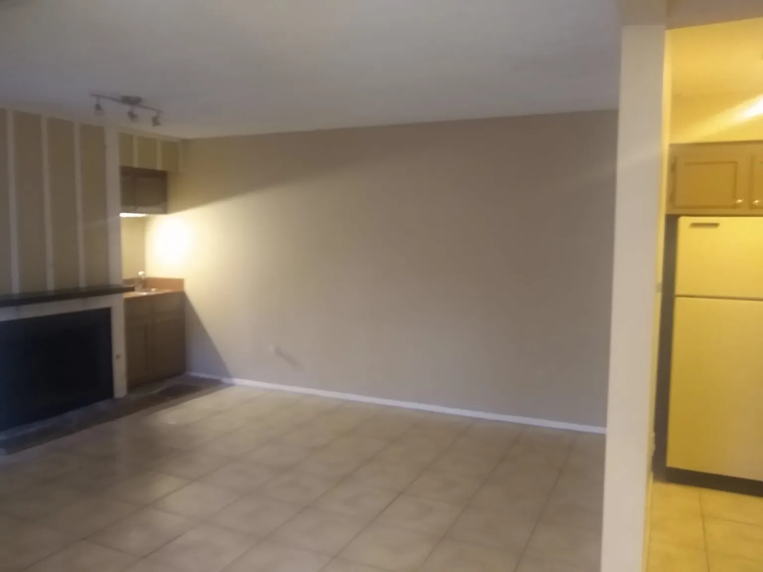 2 bed, 1100 sqft, $1,000 — Photo 4
