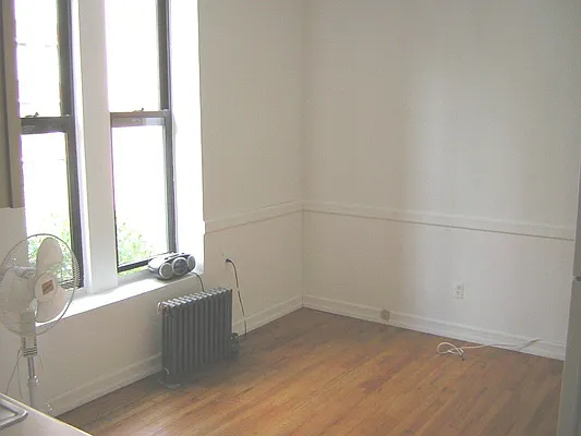 Rented by AWC Real Estate | media 8